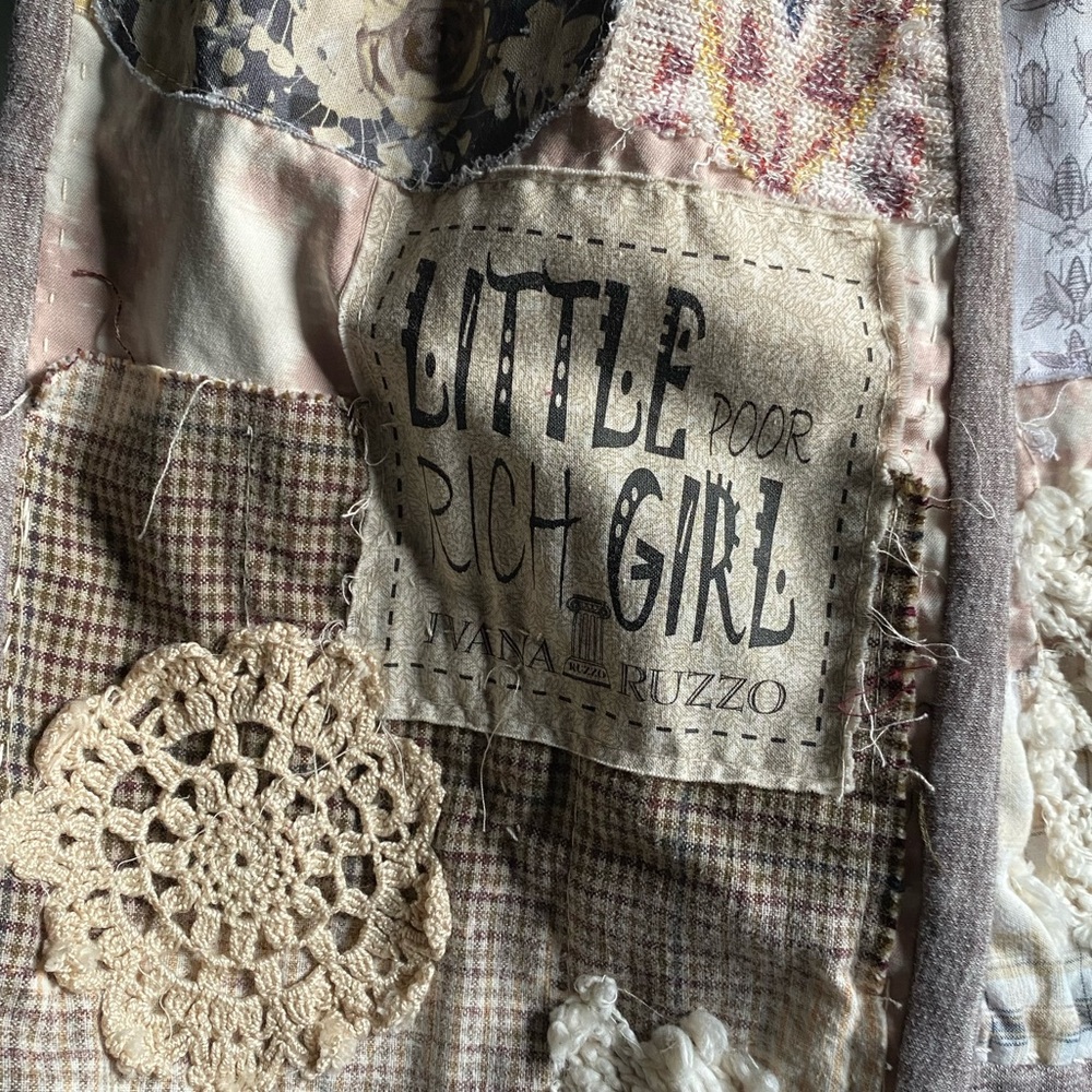 Ivana Ruzzo Scarf - Picture 4 of 11